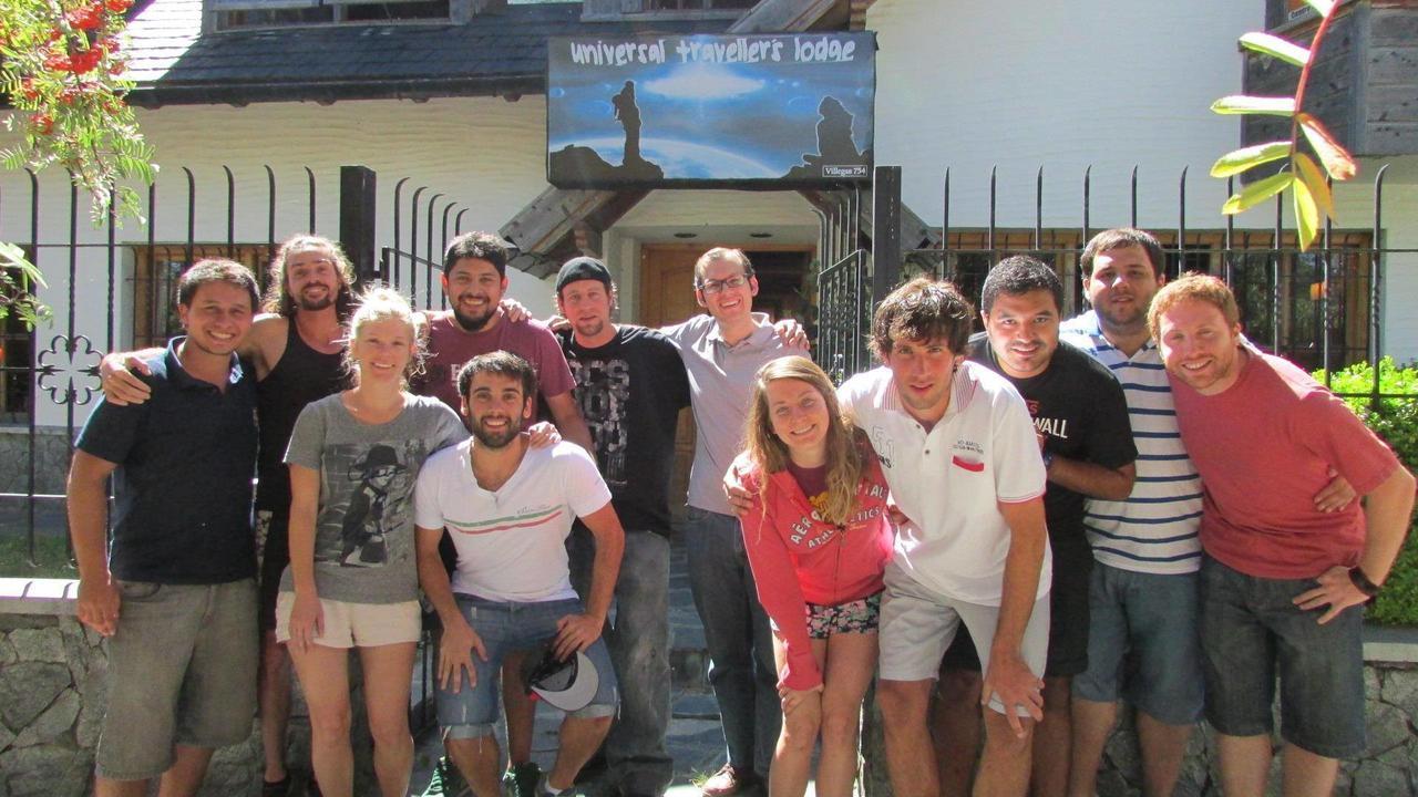Universal Traveller'S Hostel San Carlos de Bariloche Bagian luar foto
