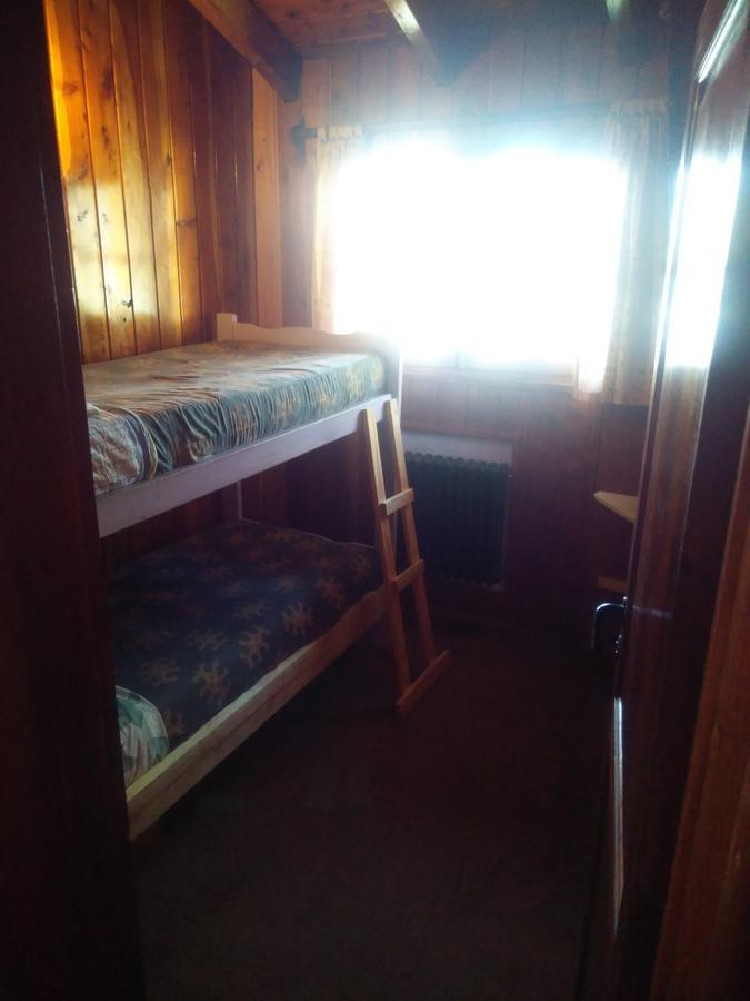Universal Traveller'S Hostel San Carlos de Bariloche Bagian luar foto