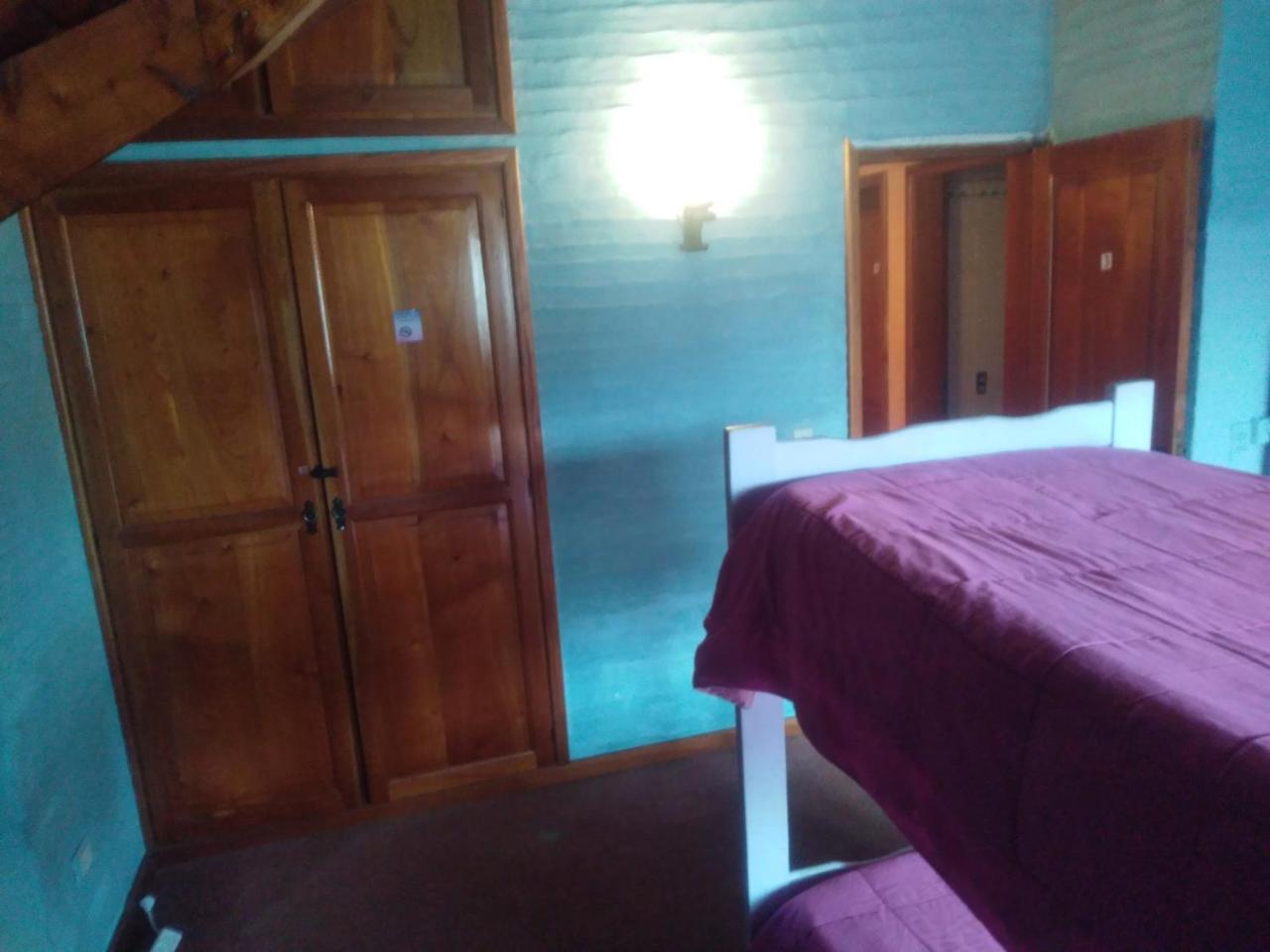 Universal Traveller'S Hostel San Carlos de Bariloche Bagian luar foto