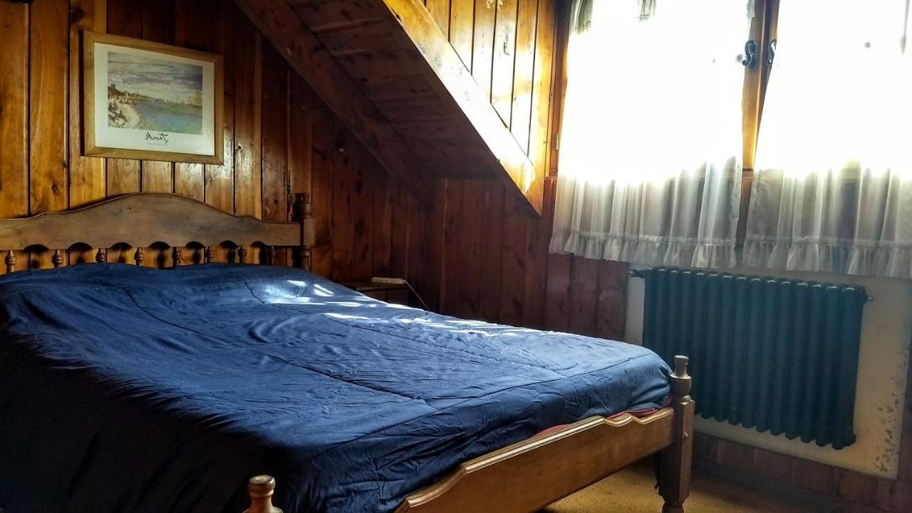 Universal Traveller'S Hostel San Carlos de Bariloche Bagian luar foto