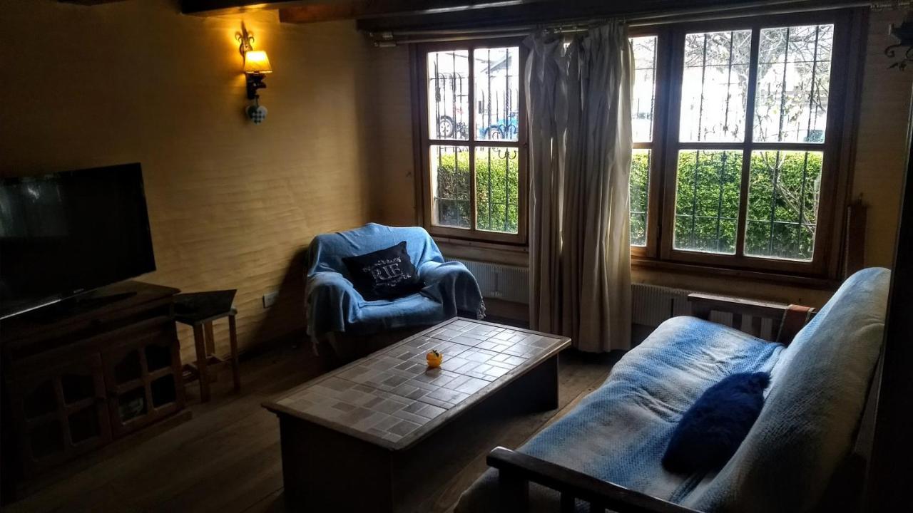 Universal Traveller'S Hostel San Carlos de Bariloche Bagian luar foto